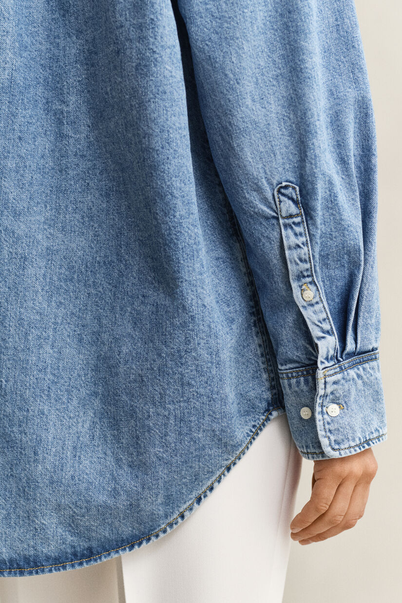 Chemise en denim brod&eacute;e