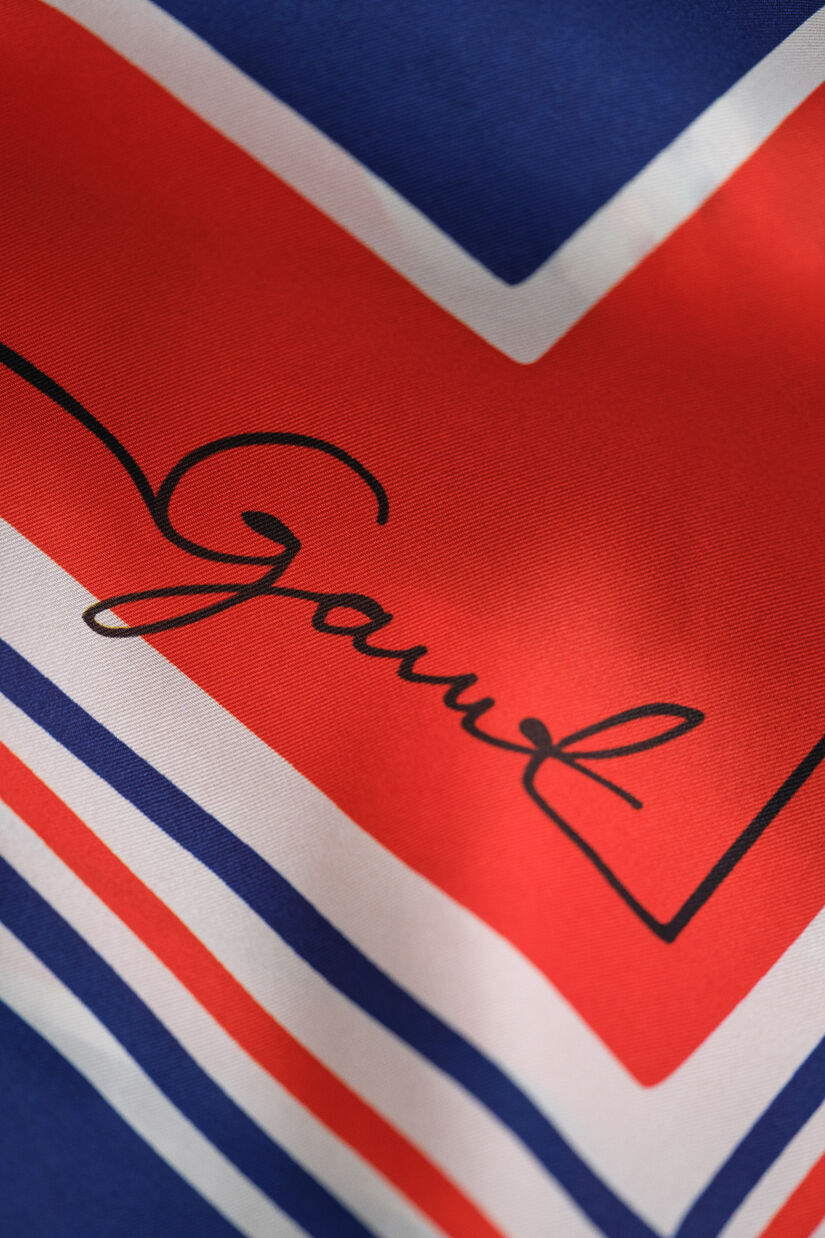 Foulard en soie &agrave; rayures marini&egrave;res