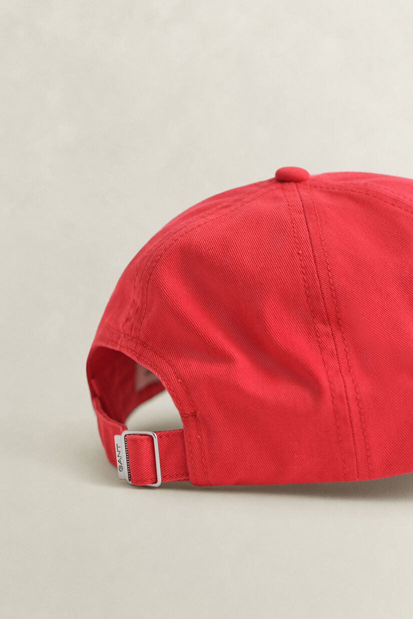 Casquette en serg&eacute; de coton avec &eacute;cusson