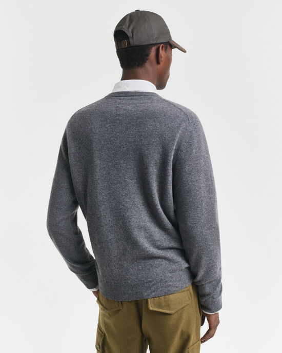 Pull col V en laine d'agneau ultrafine