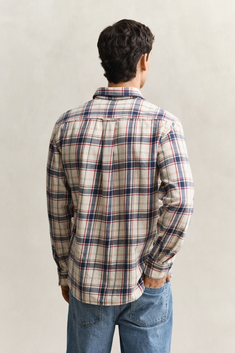 Chemise en serg&eacute; avec poches plaqu&eacute;es