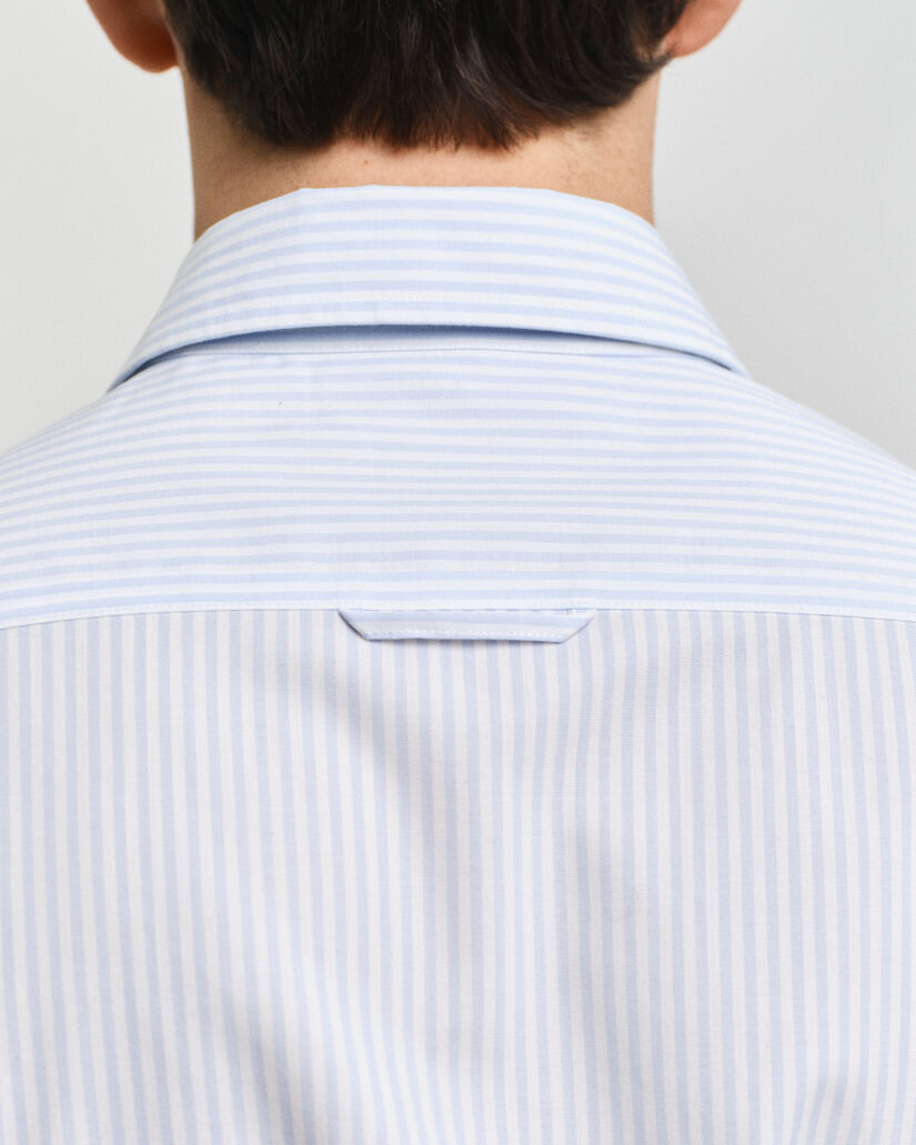 Chemise slim fit en popeline stretch &agrave; rayures