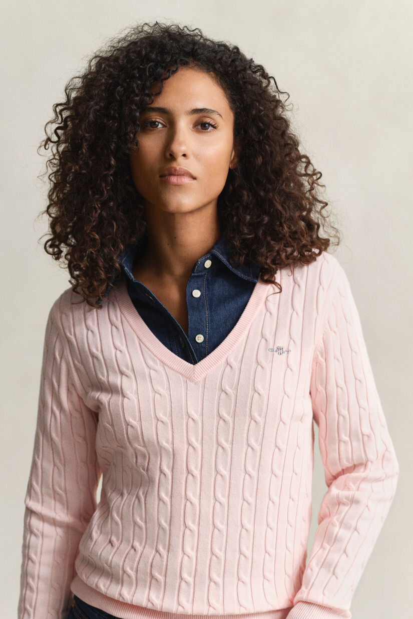 Pull col V en maille de coton stretch &agrave; torsades