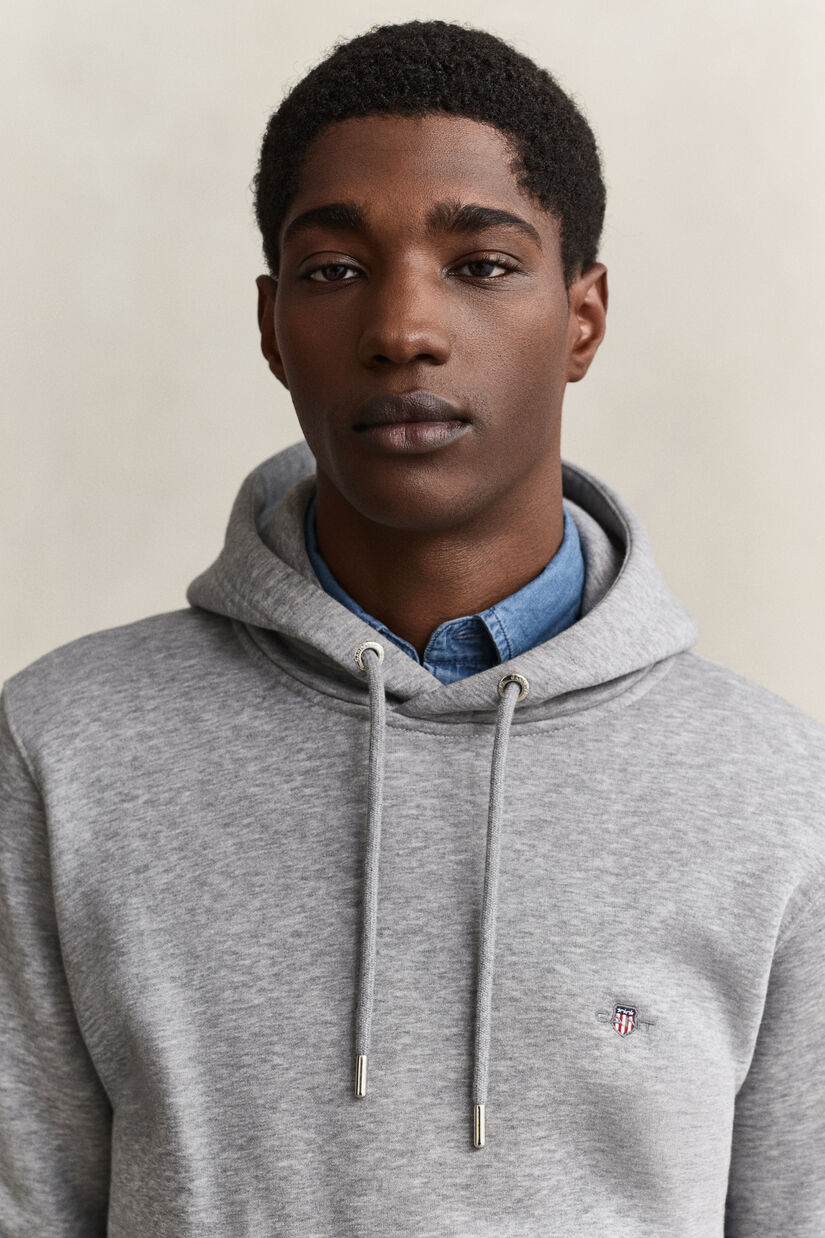 Sweat &agrave; capuche avec &eacute;cusson