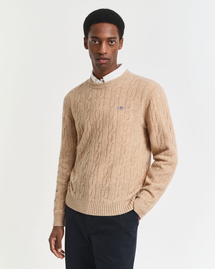 Pull ras du cou en maille torsad&eacute;e en laine d'agneau