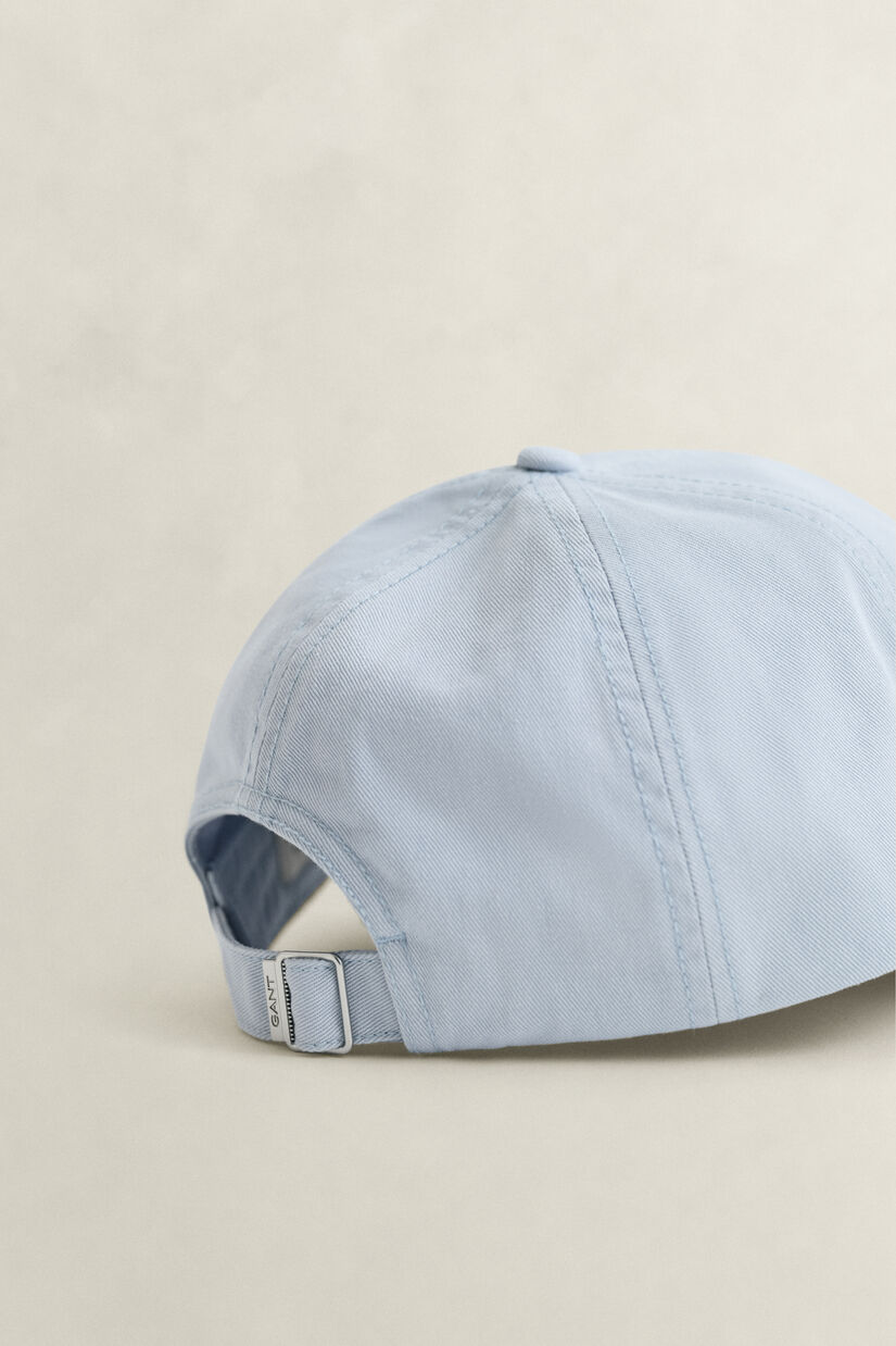 Casquette en serg&eacute; de coton avec &eacute;cusson