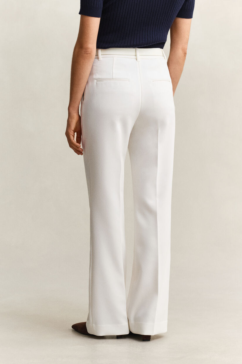 Pantalon coupe slim &eacute;vas&eacute;