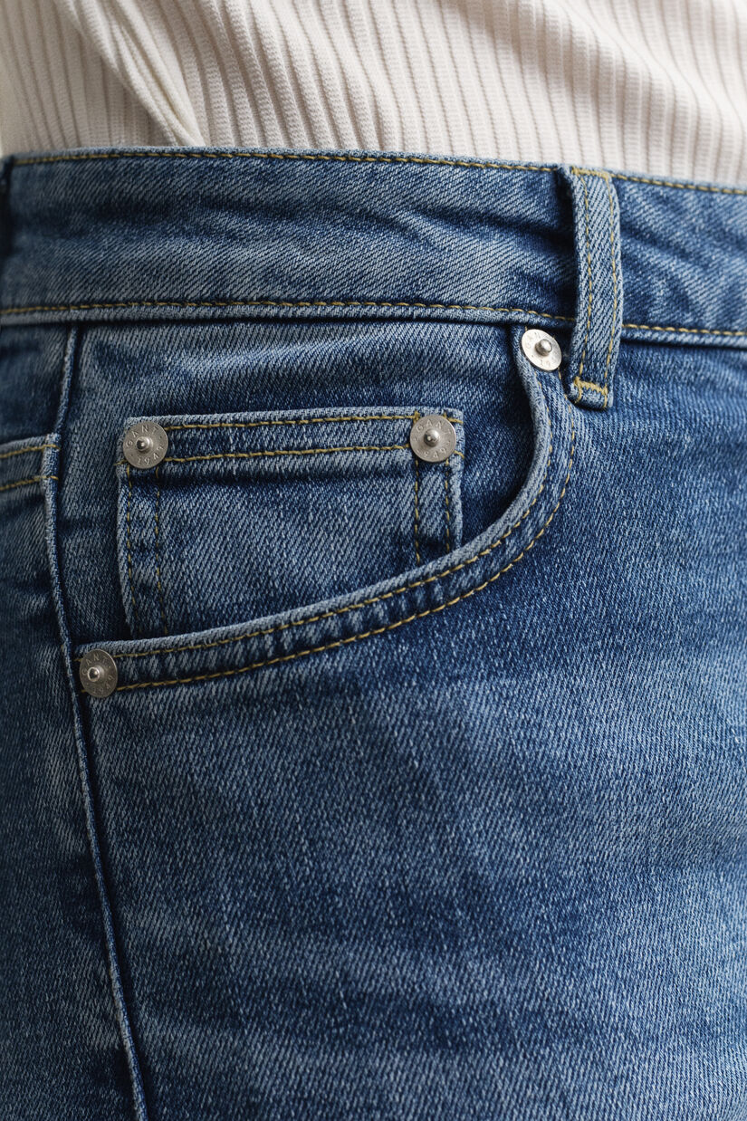 Jean stretch coupe slim &eacute;vas&eacute;