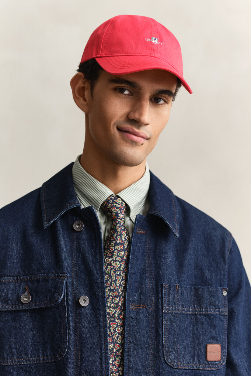 Casquette en serg&eacute; de coton avec &eacute;cusson