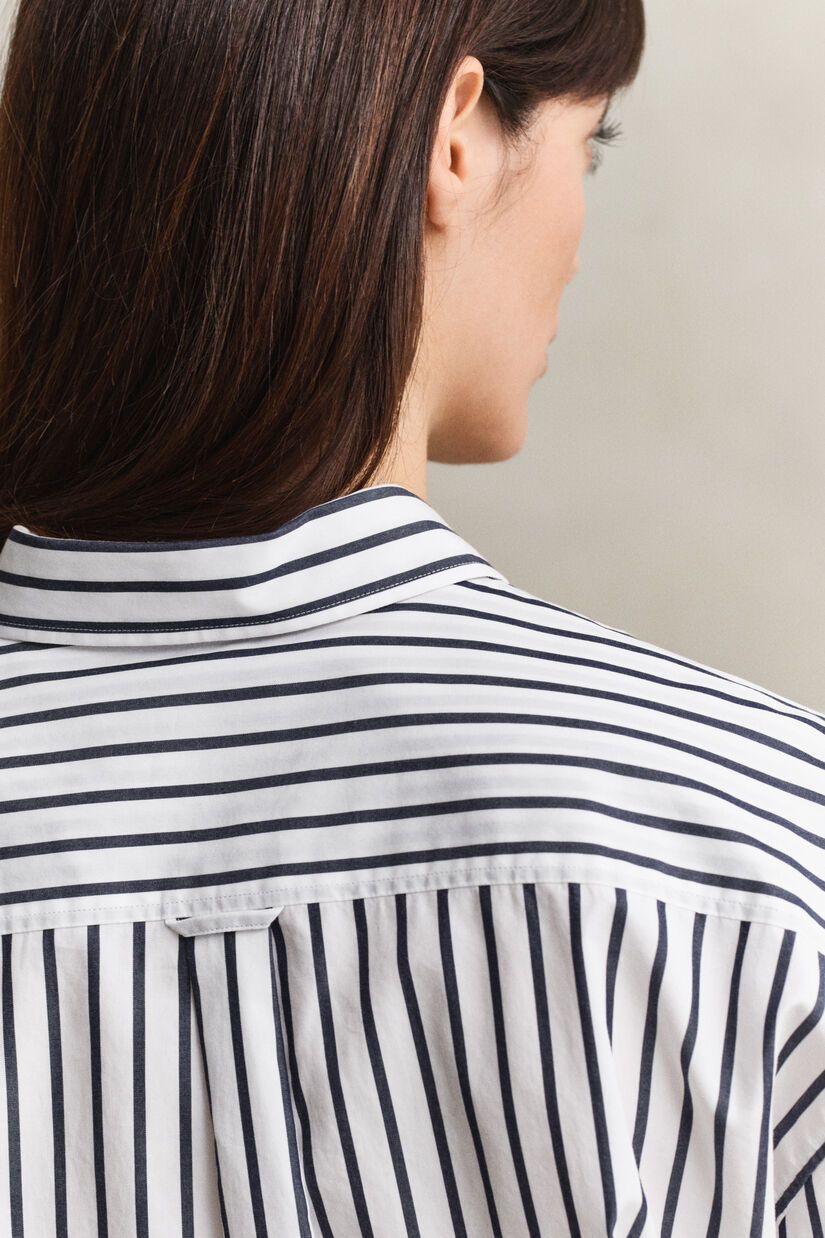 Chemise classique coupe d&eacute;contract&eacute;e en popeline &agrave; rayures