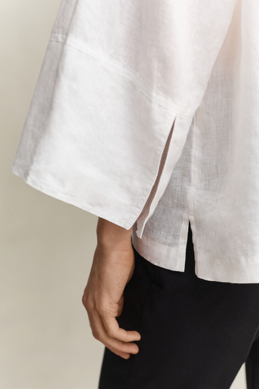 Chemise &agrave; encolure ouverte en lin