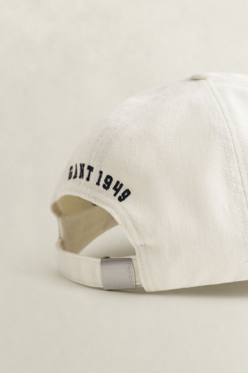 Casquette avec &eacute;cusson G
