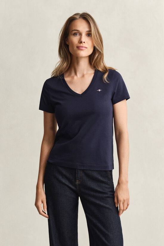 T-shirt col V avec &eacute;cusson