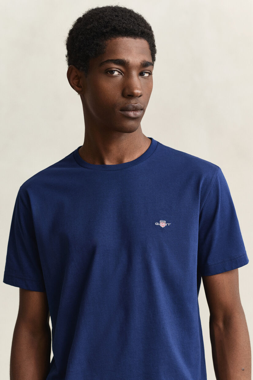 T-shirt coupe regular avec &eacute;cusson