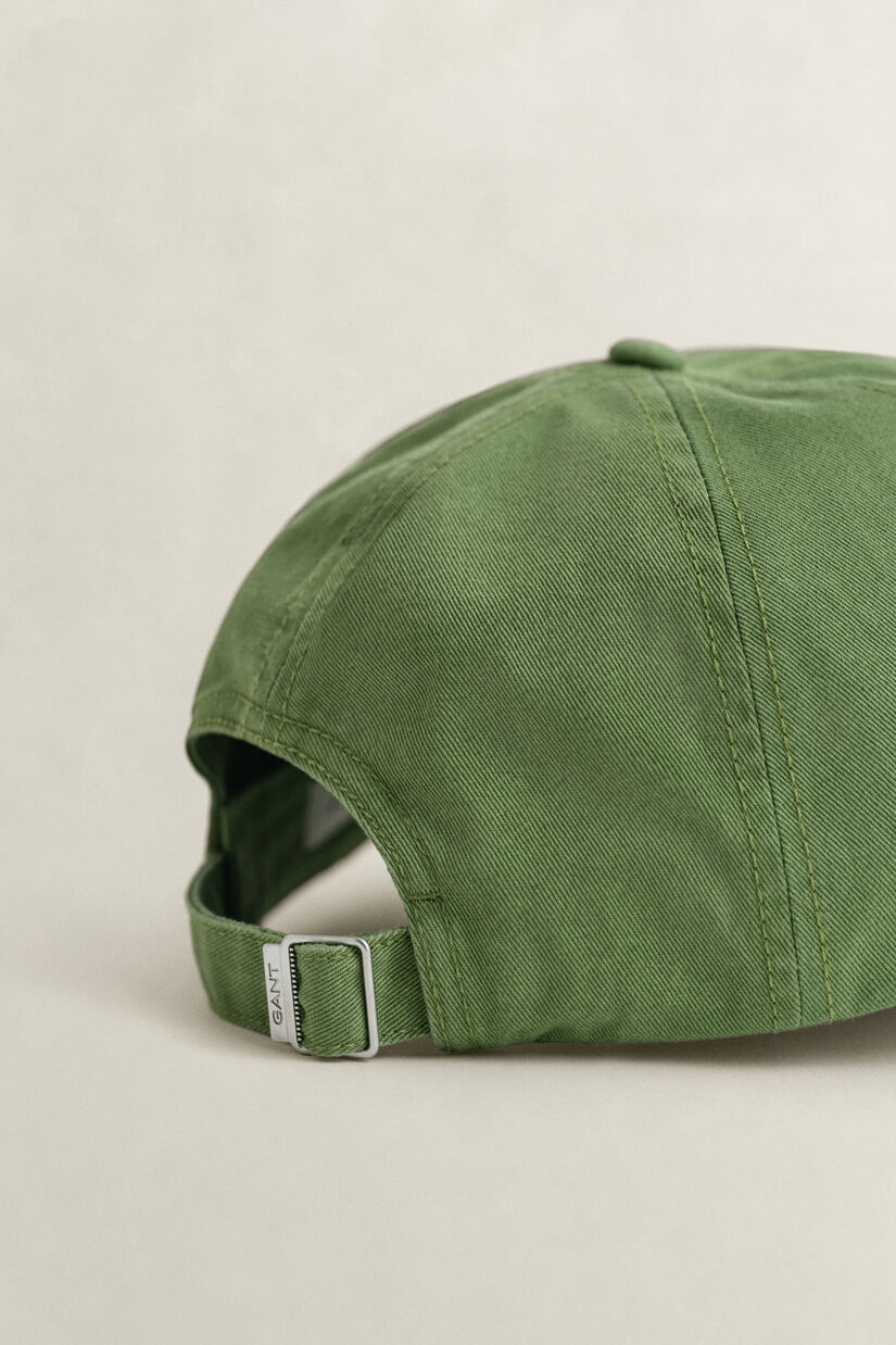 Casquette en serg&eacute; de coton avec &eacute;cusson