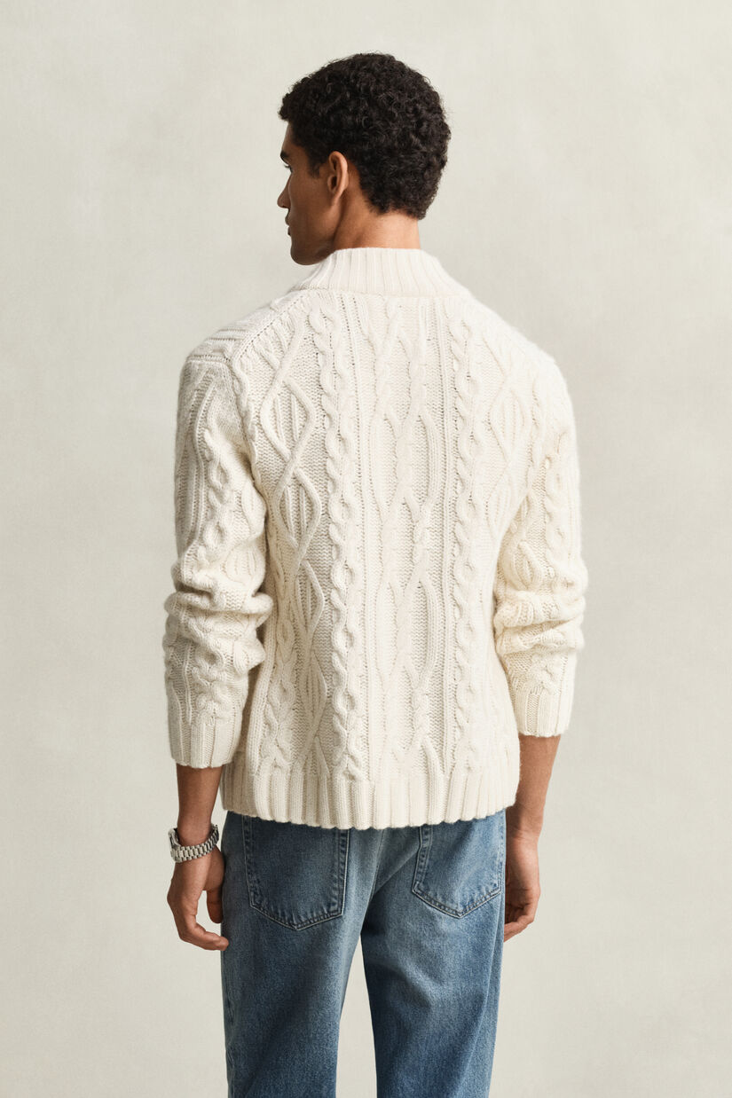 Cardigan en maille torsad&eacute;e