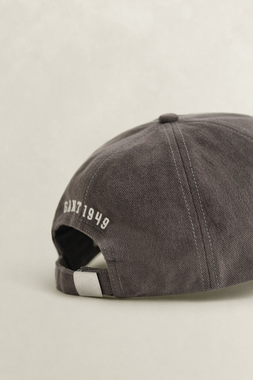 Casquette avec &eacute;cusson G