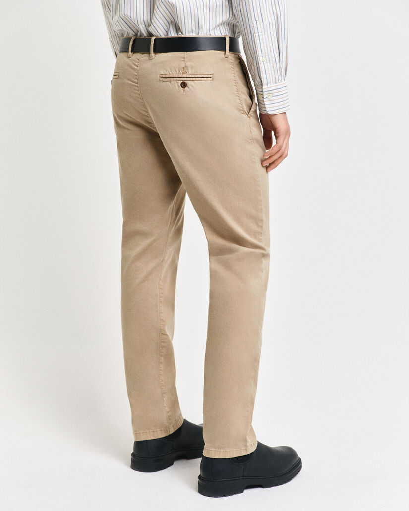 Pantalon chino slim fit en tissu armur&eacute; Structured