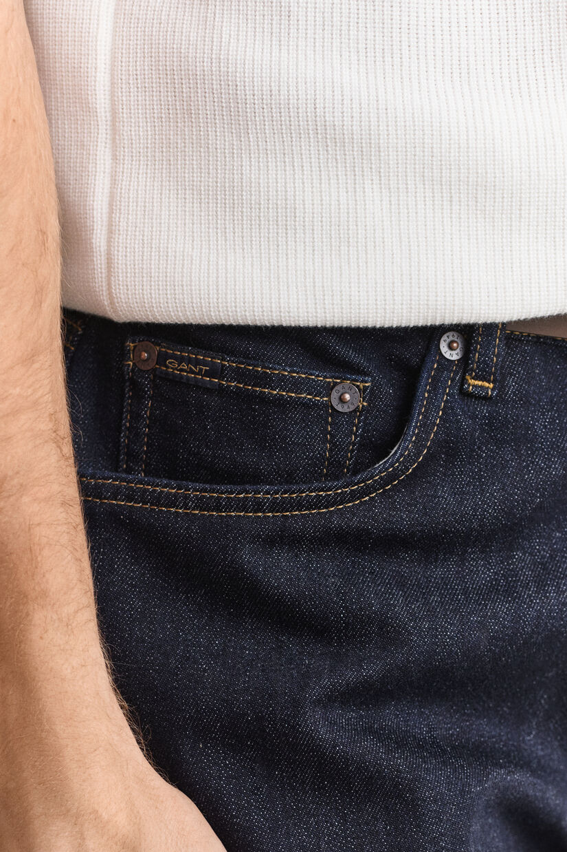 Jean coupe regular &agrave; d&eacute;lavage &eacute;pur&eacute;