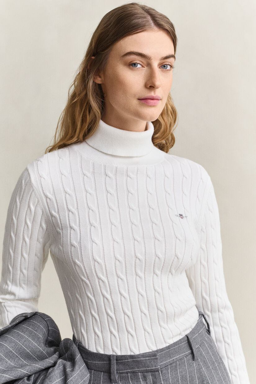 Pull col roul&eacute; en maille de coton stretch &agrave; torsades