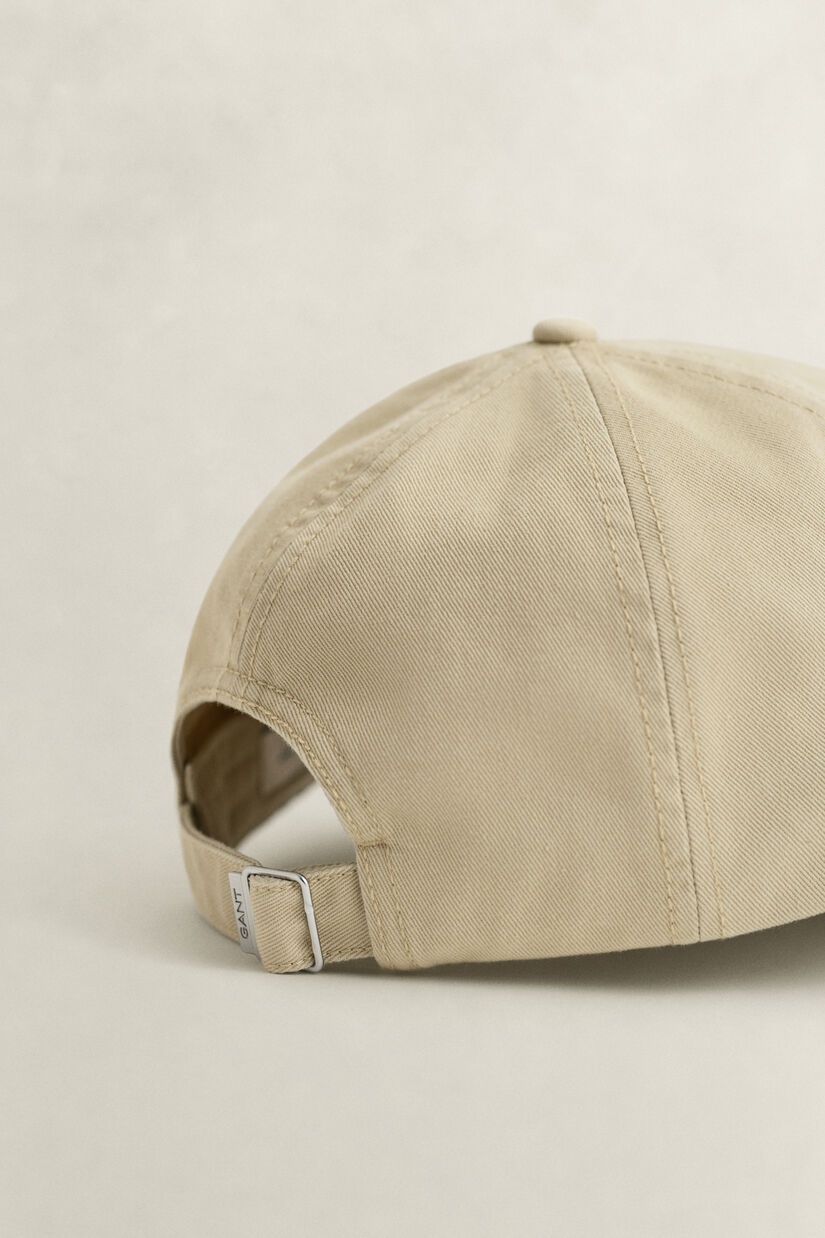 Casquette en serg&eacute; de coton avec &eacute;cusson