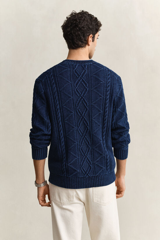Pull en maille torsad&eacute;e indigo
