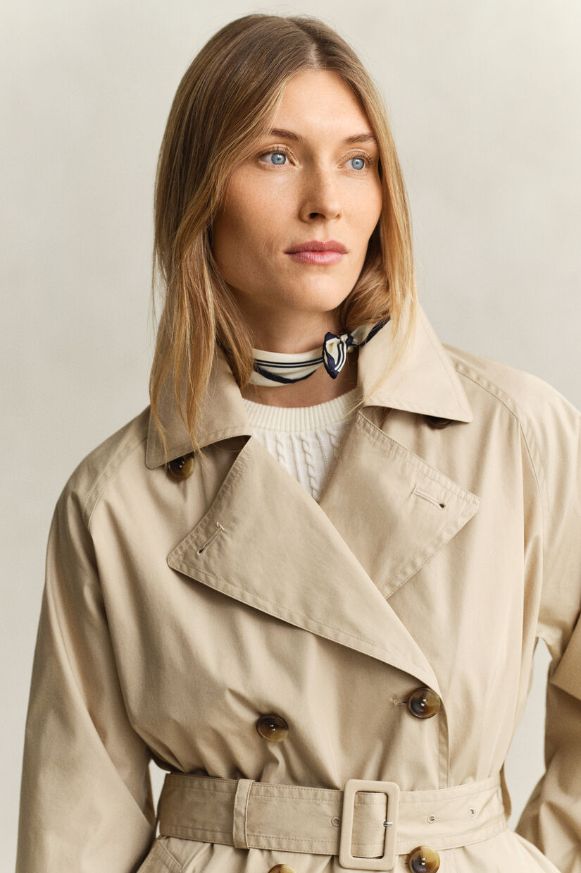 Trench-coat court et l&eacute;ger